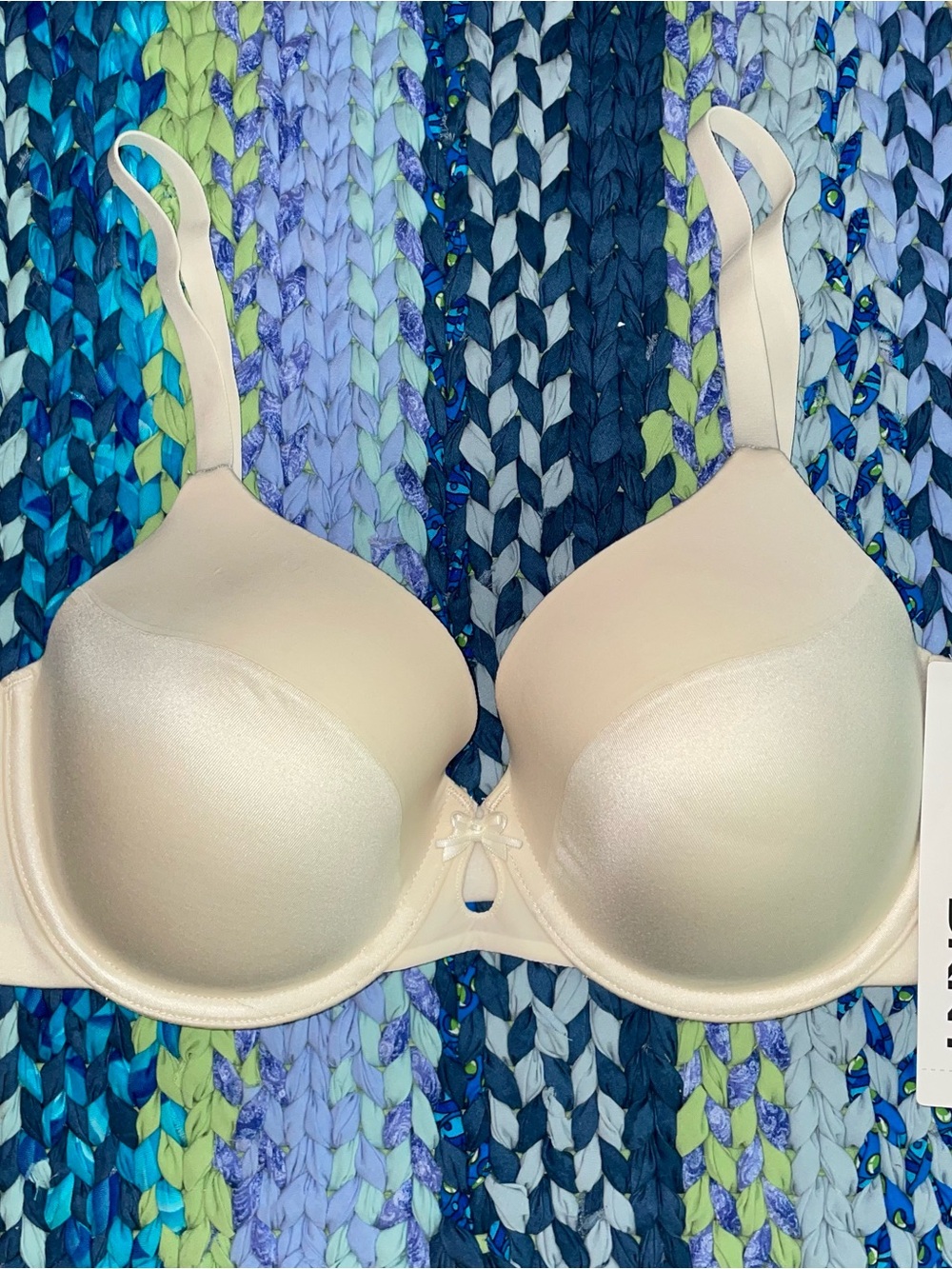 DKNY Perfect Fusion T Shirt Bra Size 36C Underwire Cream NWT